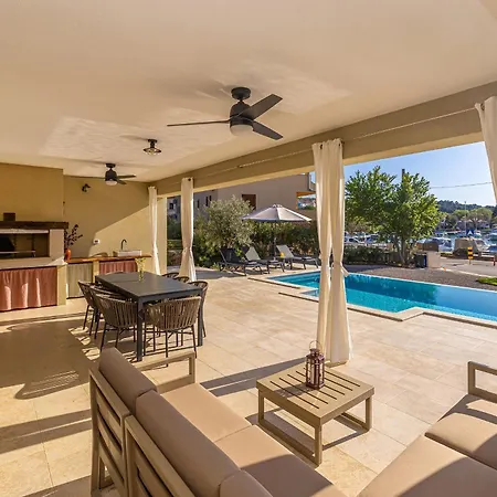 Beachfront Villa Klimno