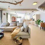 Beachfront Villa *